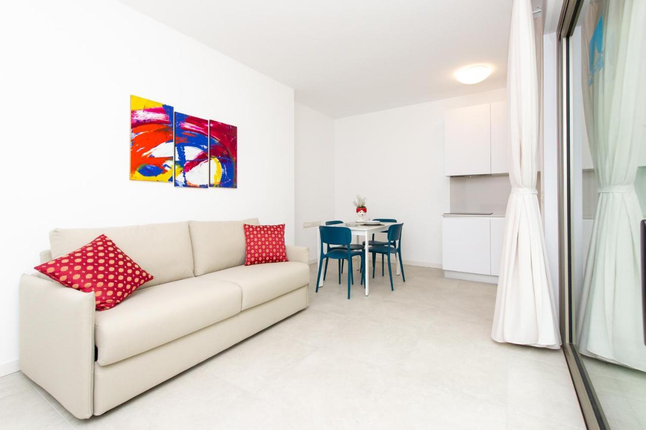 Ariston Teatro Luxury Aparthotel グラード エクステリア 写真