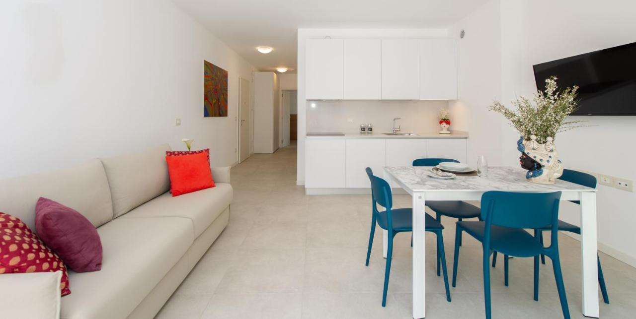 Ariston Teatro Luxury Aparthotel グラード エクステリア 写真